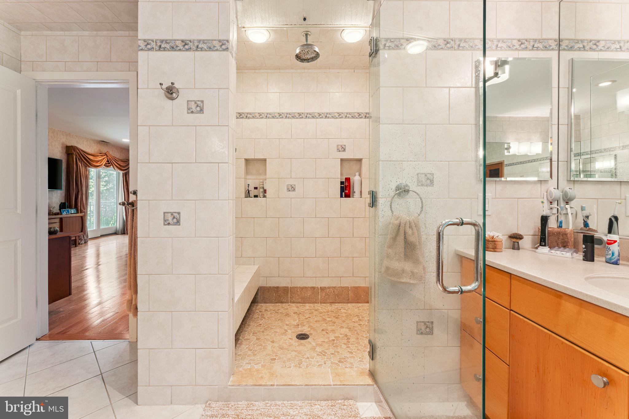 HUNTINGDON VALLEY - Residential