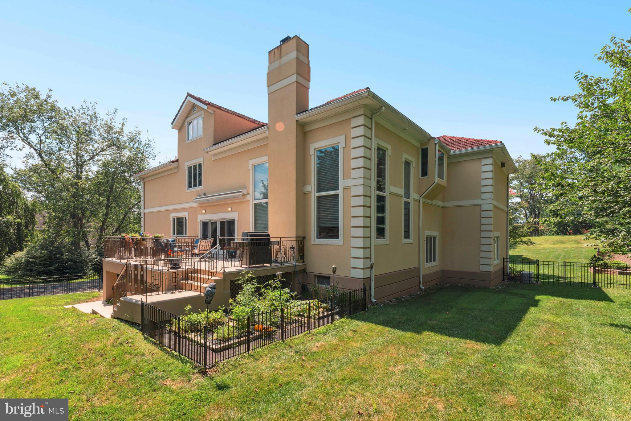 HUNTINGDON VALLEY - Residential