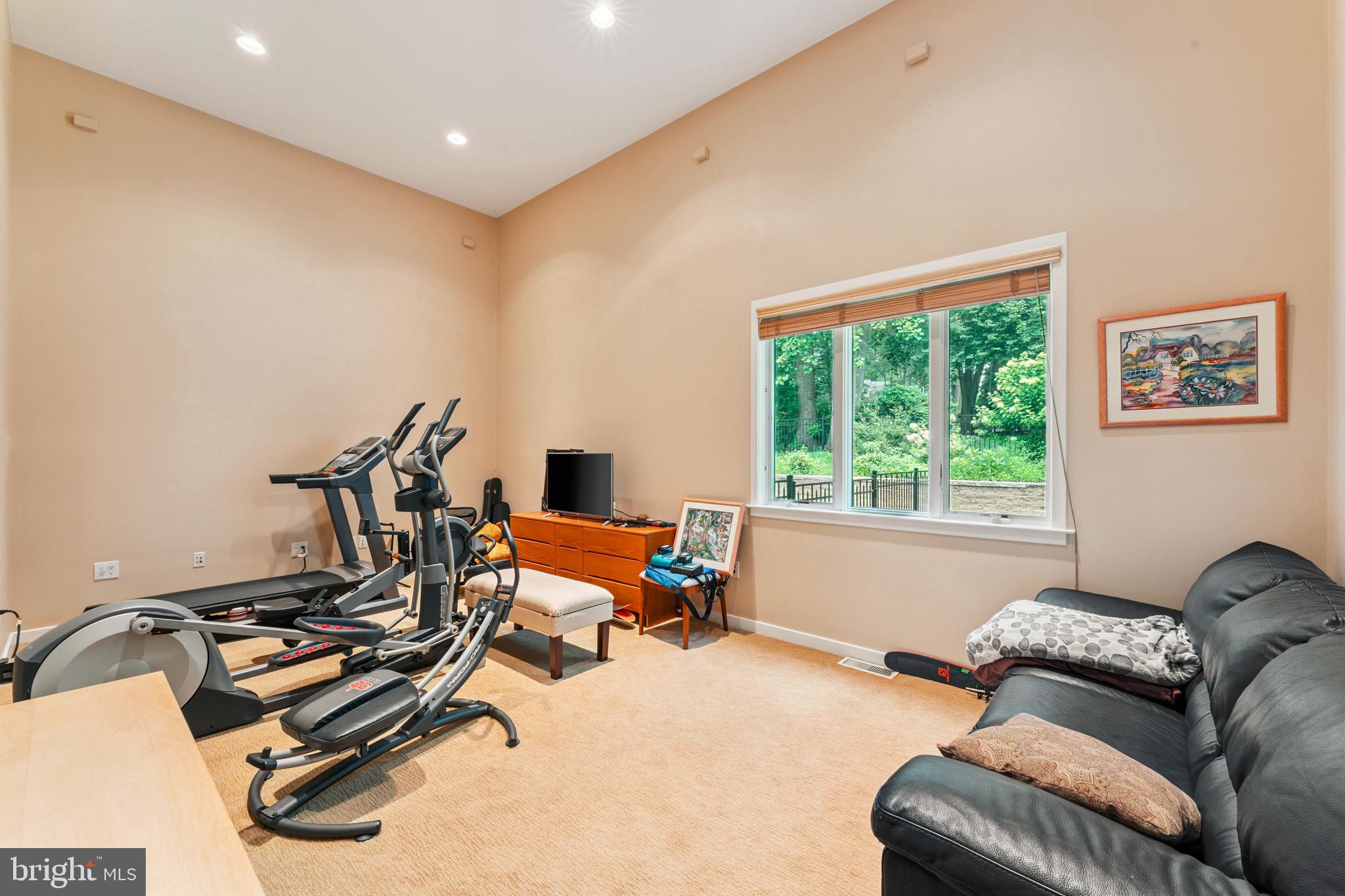 HUNTINGDON VALLEY - Residential