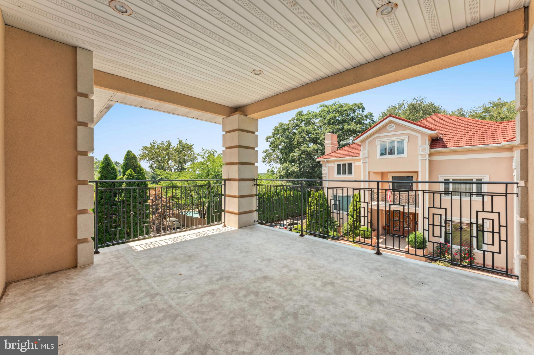 HUNTINGDON VALLEY - Residential