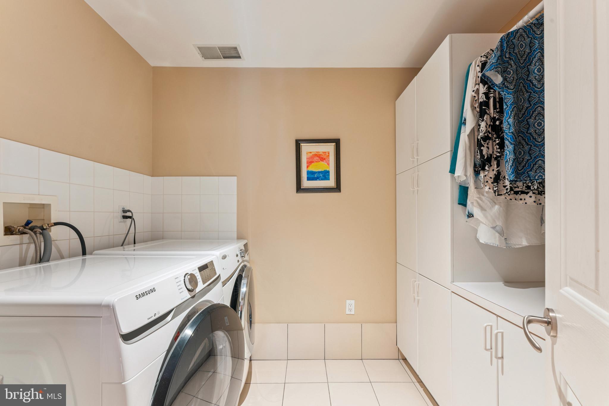 HUNTINGDON VALLEY - Residential