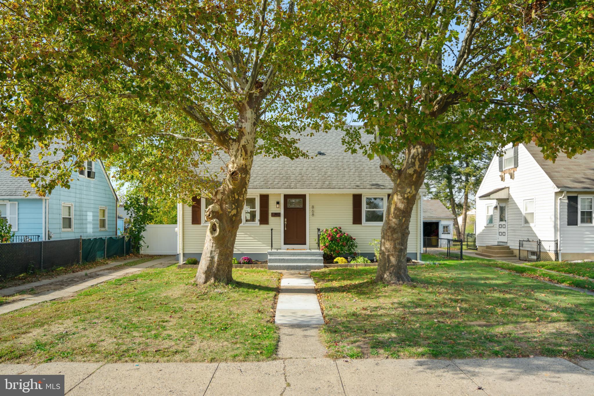 868 WHITEHORSE HAMILTON SQUARE