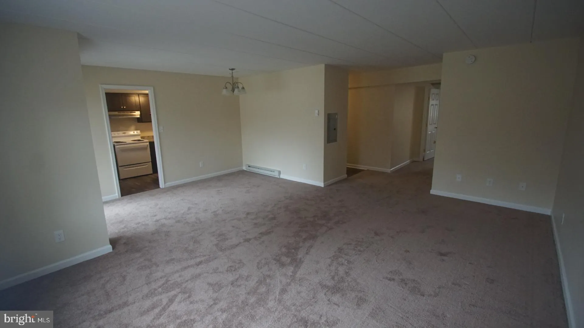 Downingtown, Pennsylvania 19335, United States, 1 Bedroom Bedrooms, ,1 BathroomBathrooms,Residential,Pending,99796