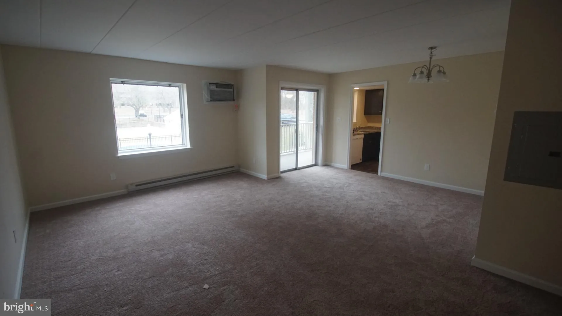Downingtown, Pennsylvania 19335, United States, 1 Bedroom Bedrooms, ,1 BathroomBathrooms,Residential,Pending,99796