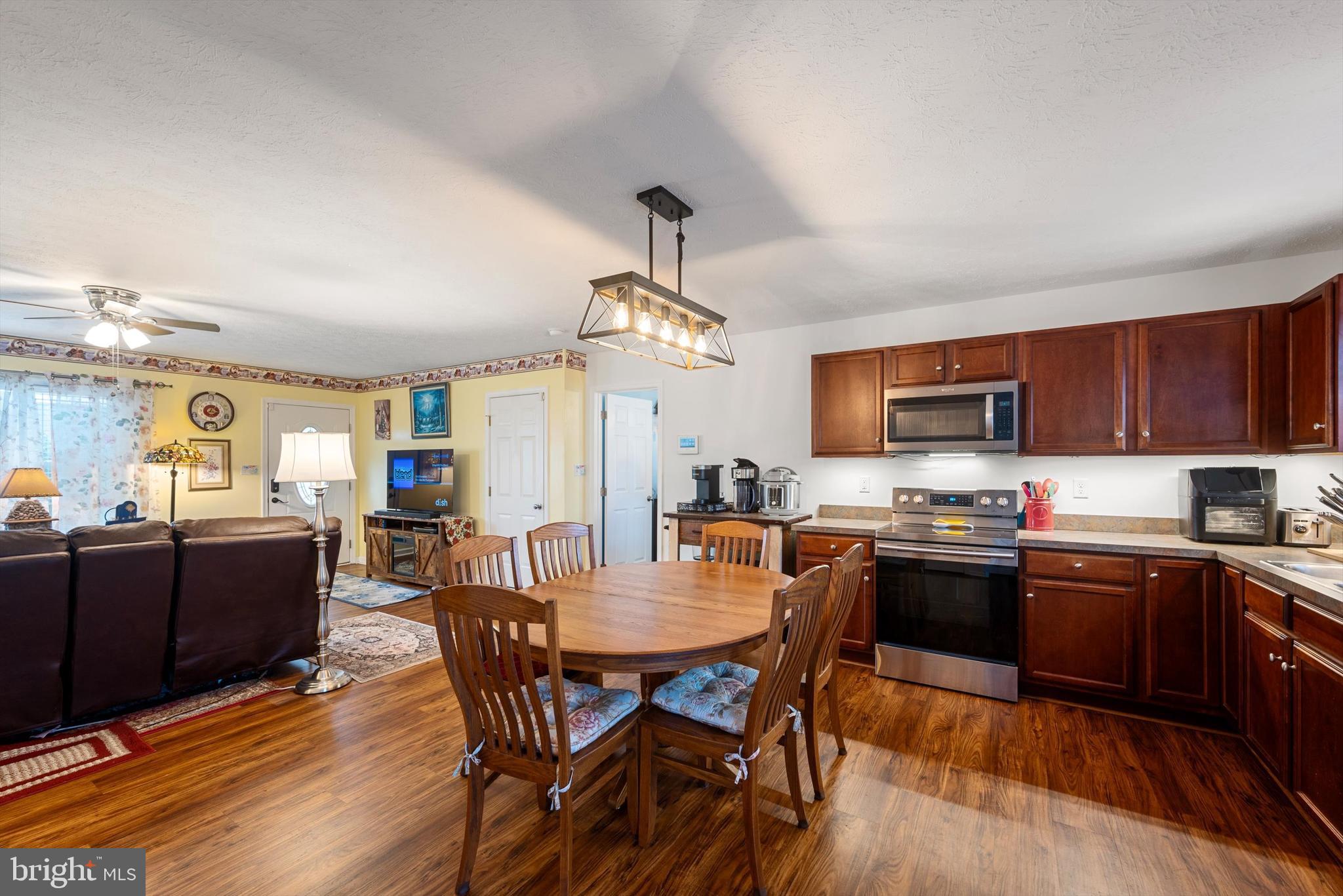 SPRING HILL - Residential