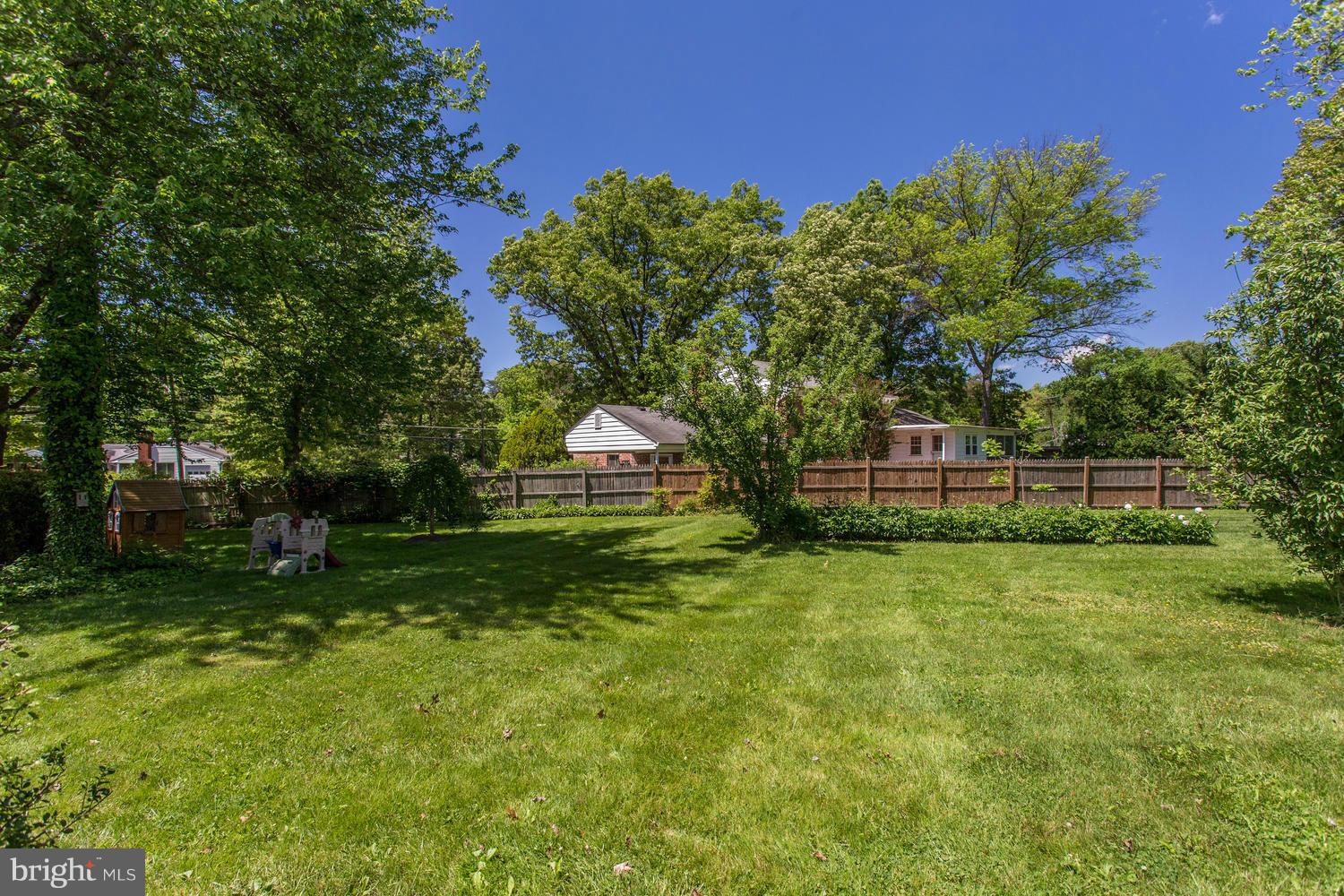 COURTLAND PARK - Residential