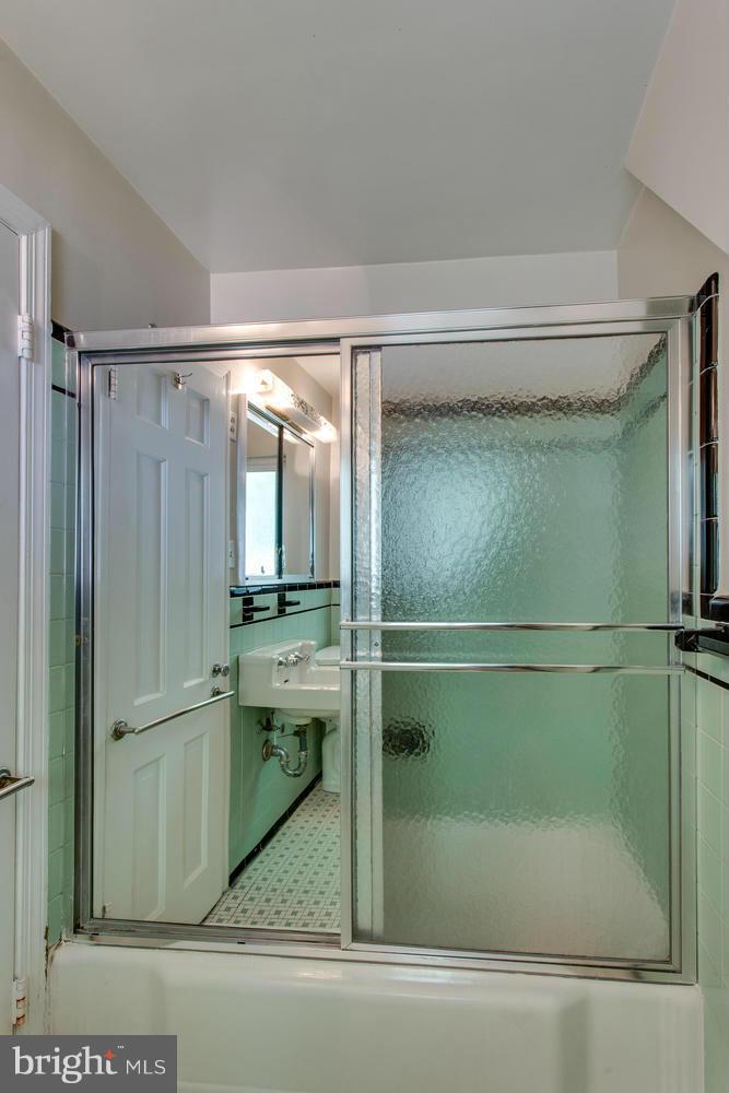 COURTLAND PARK - Residential