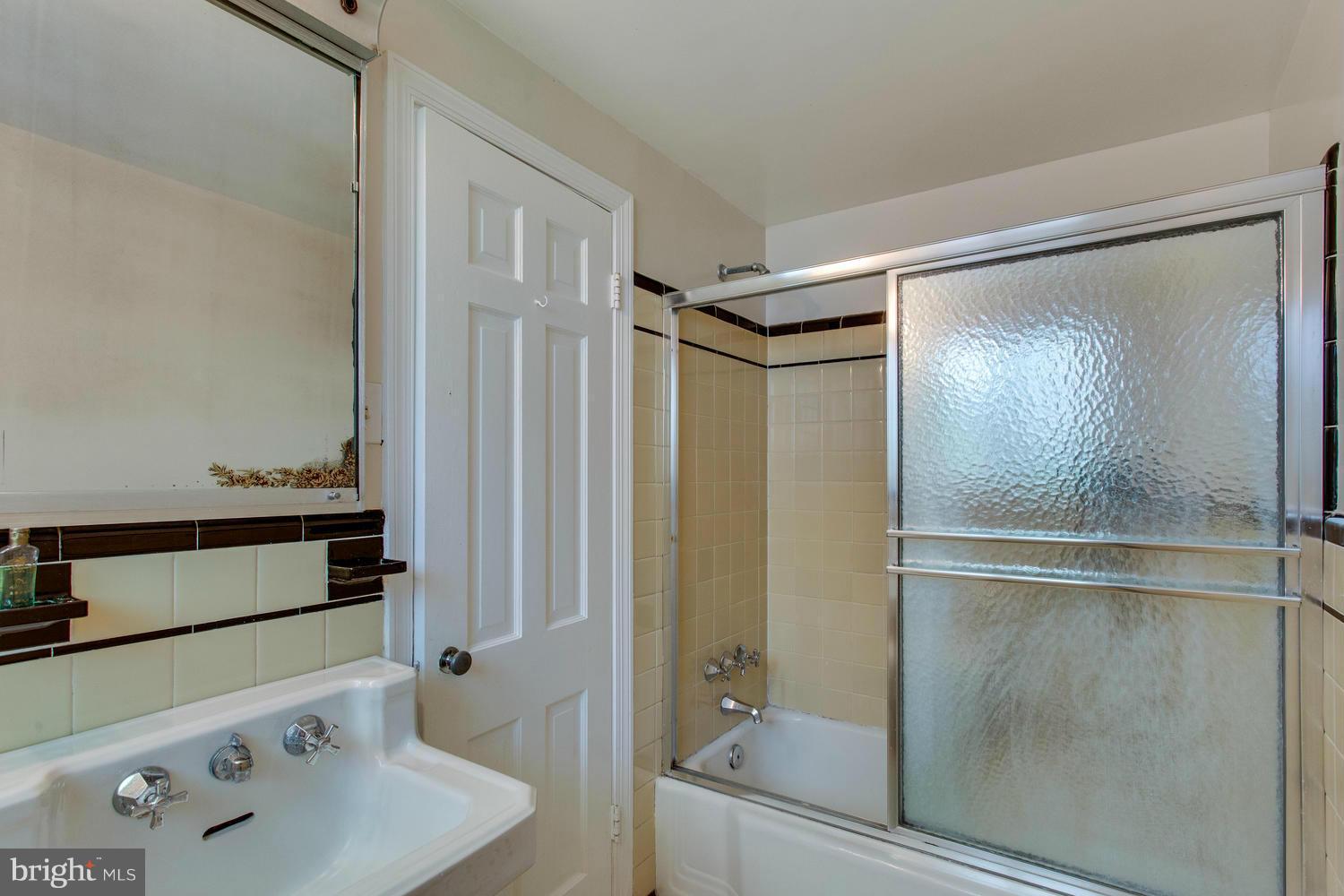 COURTLAND PARK - Residential