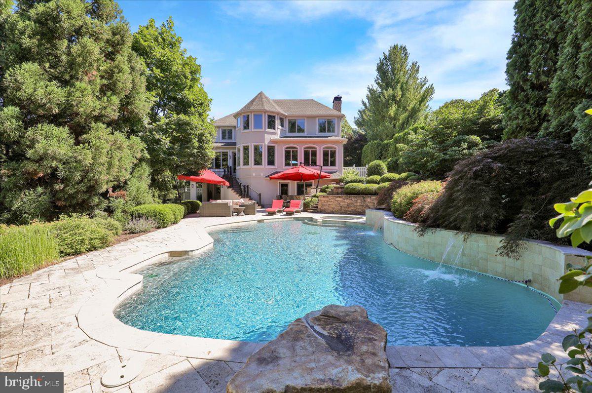 4 TANAGER DRIVE