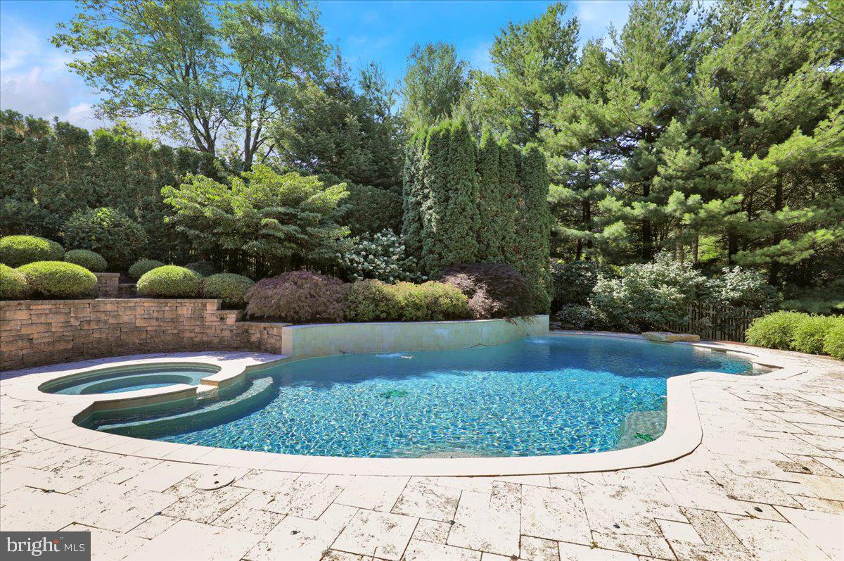 4 TANAGER DRIVE