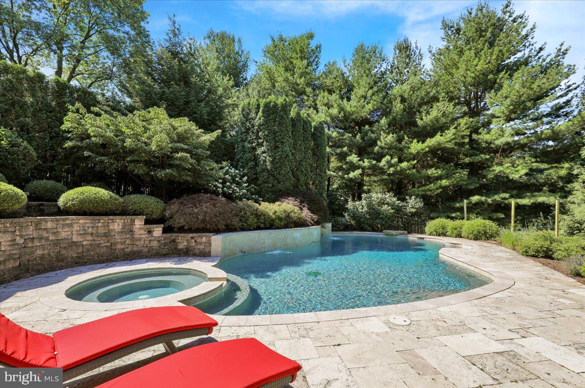 4 TANAGER DRIVE