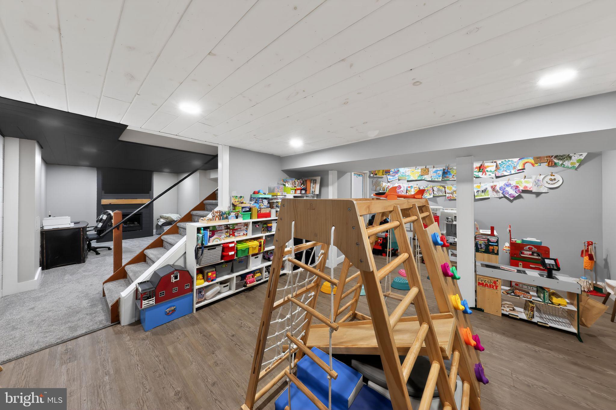 SUNNYSIDE ACRES - Residential