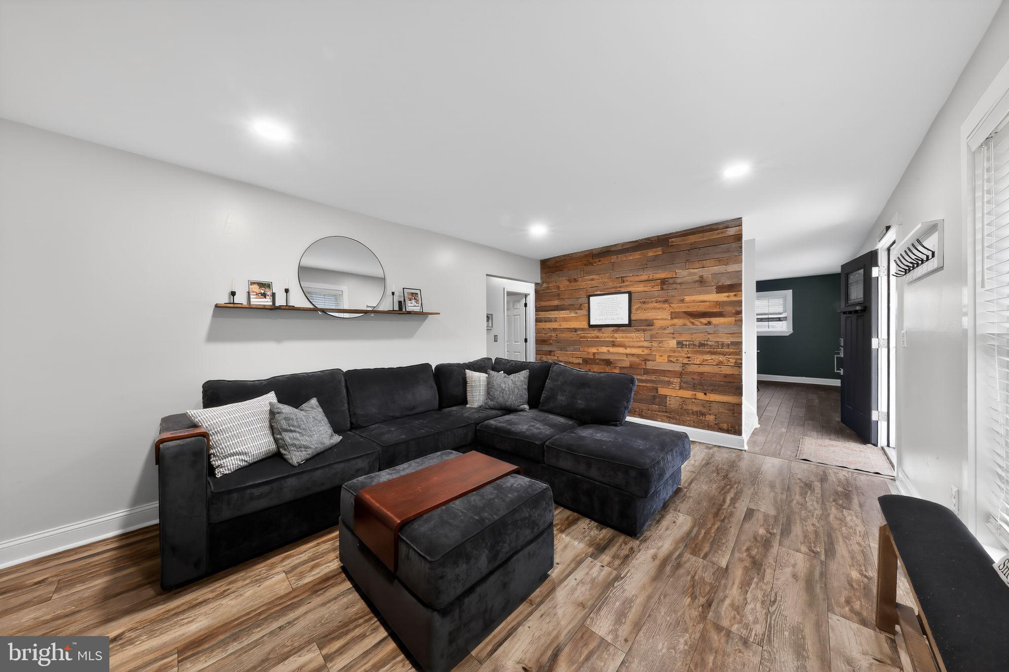 SUNNYSIDE ACRES - Residential