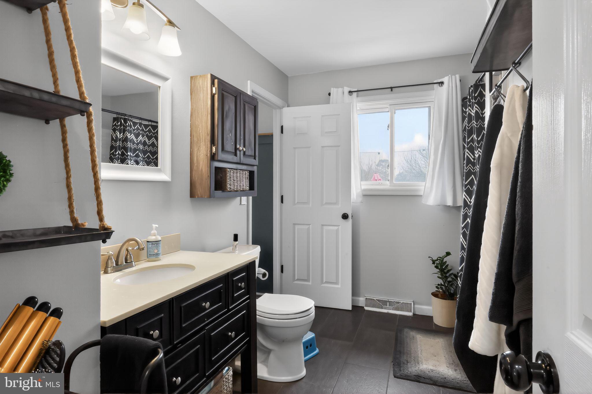 SUNNYSIDE ACRES - Residential