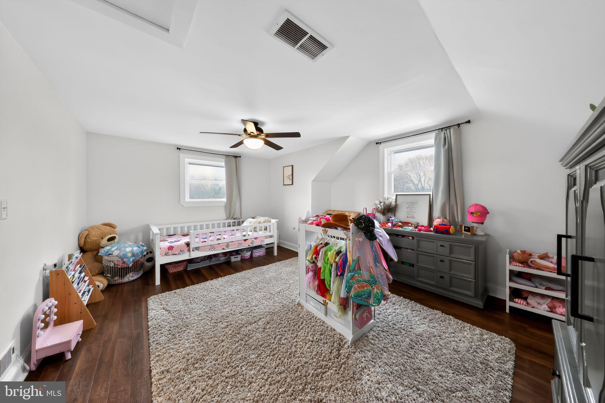 SUNNYSIDE ACRES - Residential