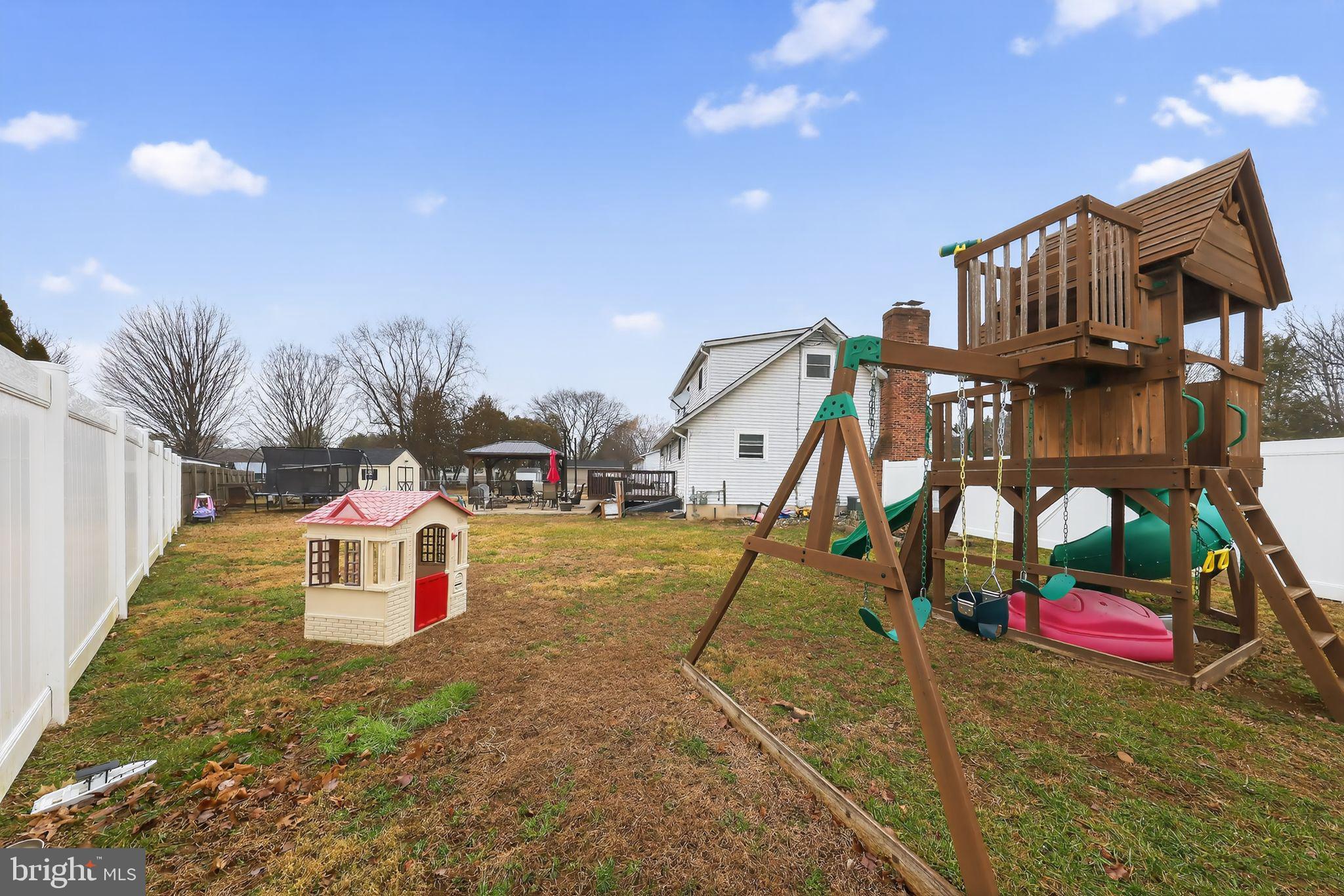 SUNNYSIDE ACRES - Residential