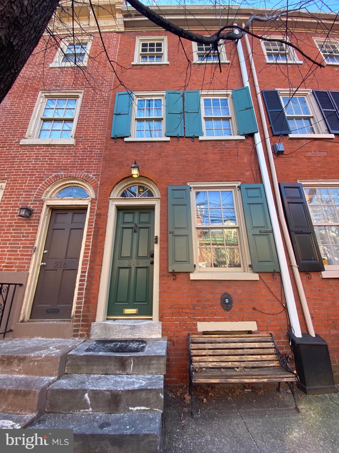 QUEEN VILLAGE - Residential