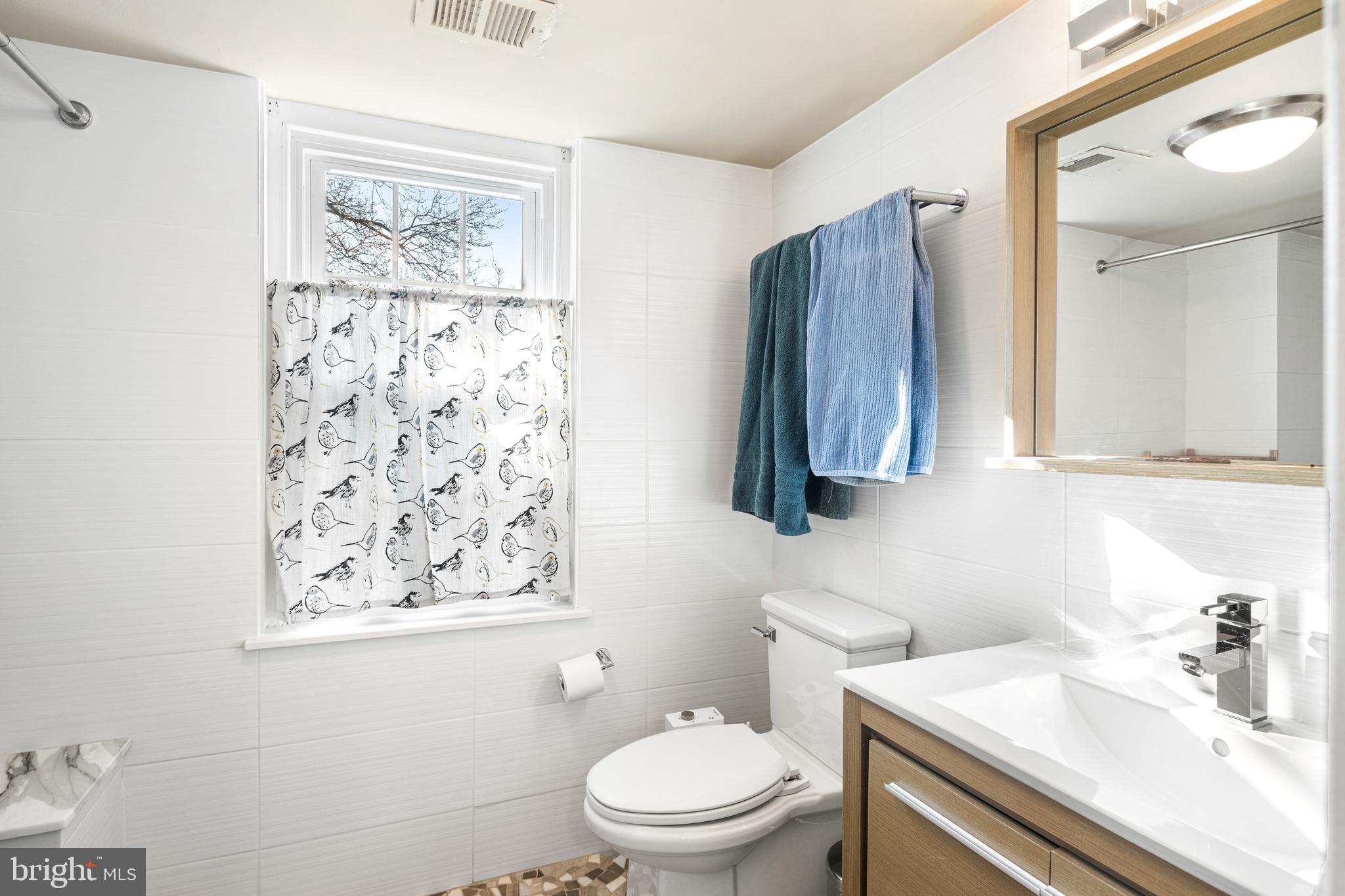 QUEEN VILLAGE - Residential