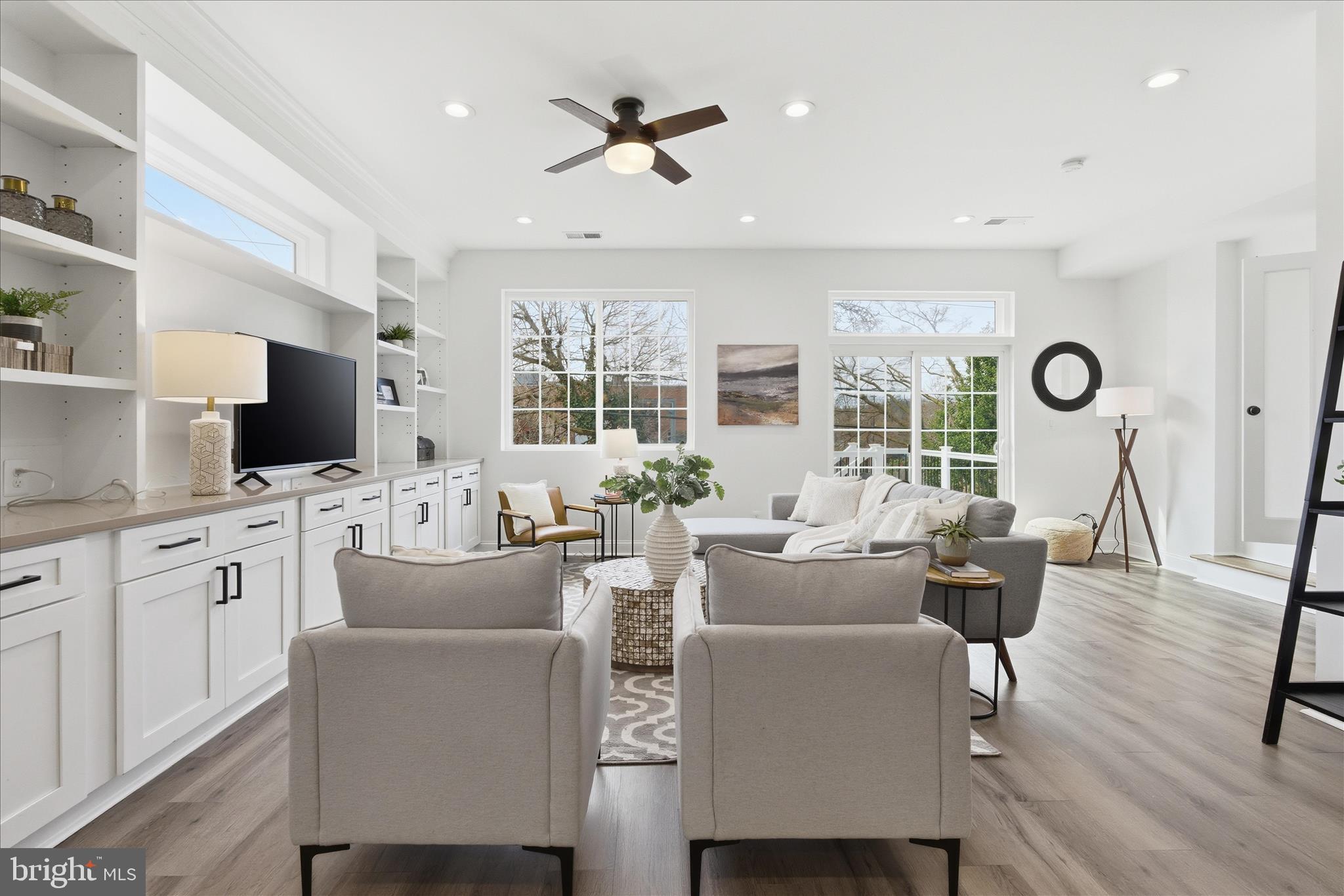 OAKCREST - Residential