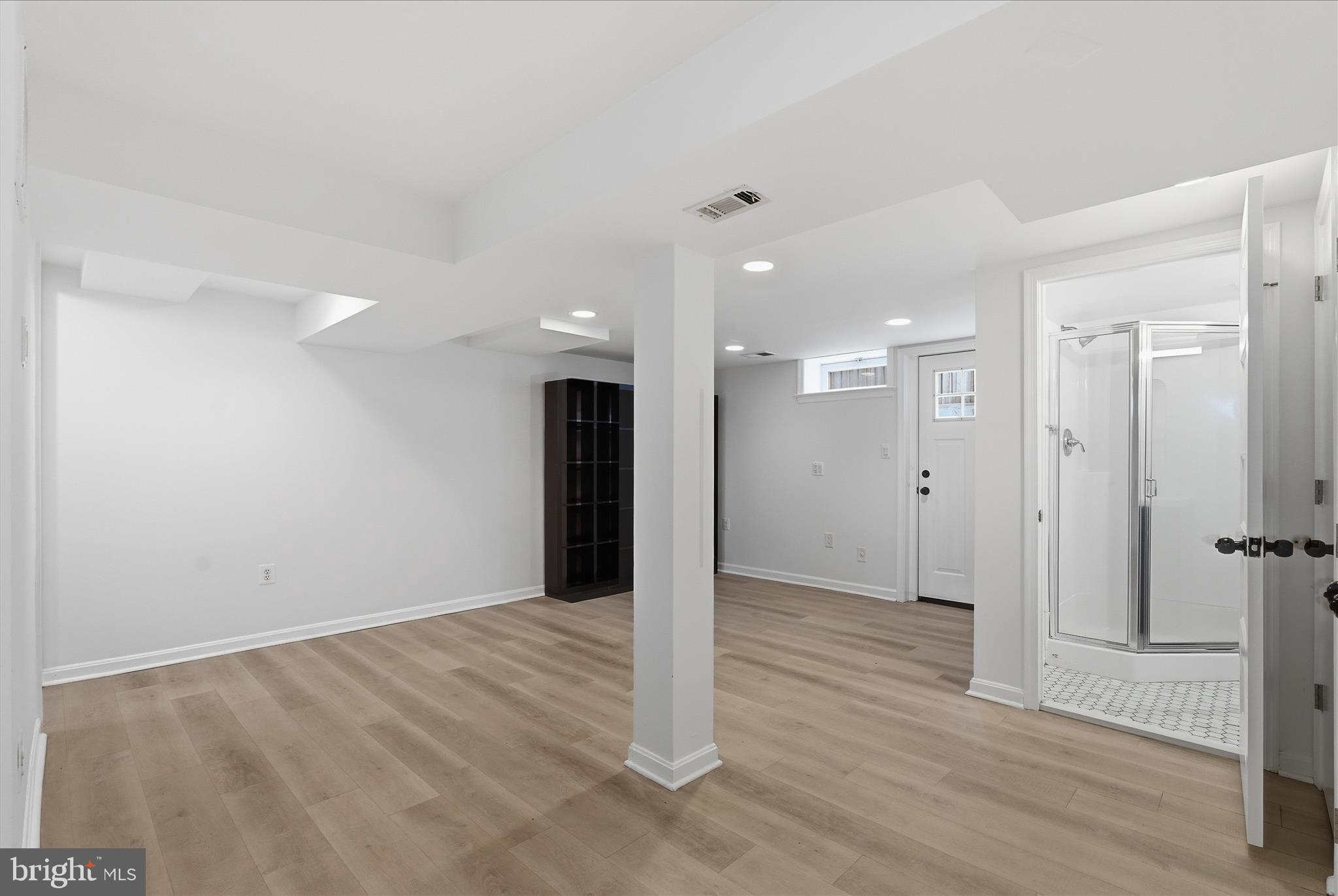 OAKCREST - Residential