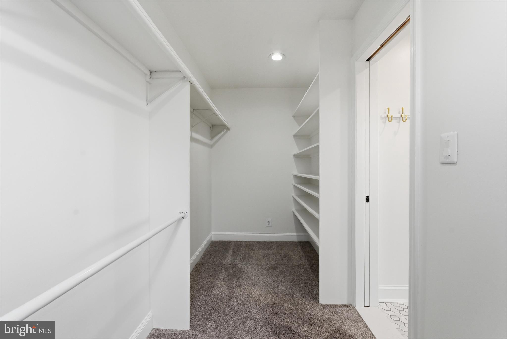 OAKCREST - Residential