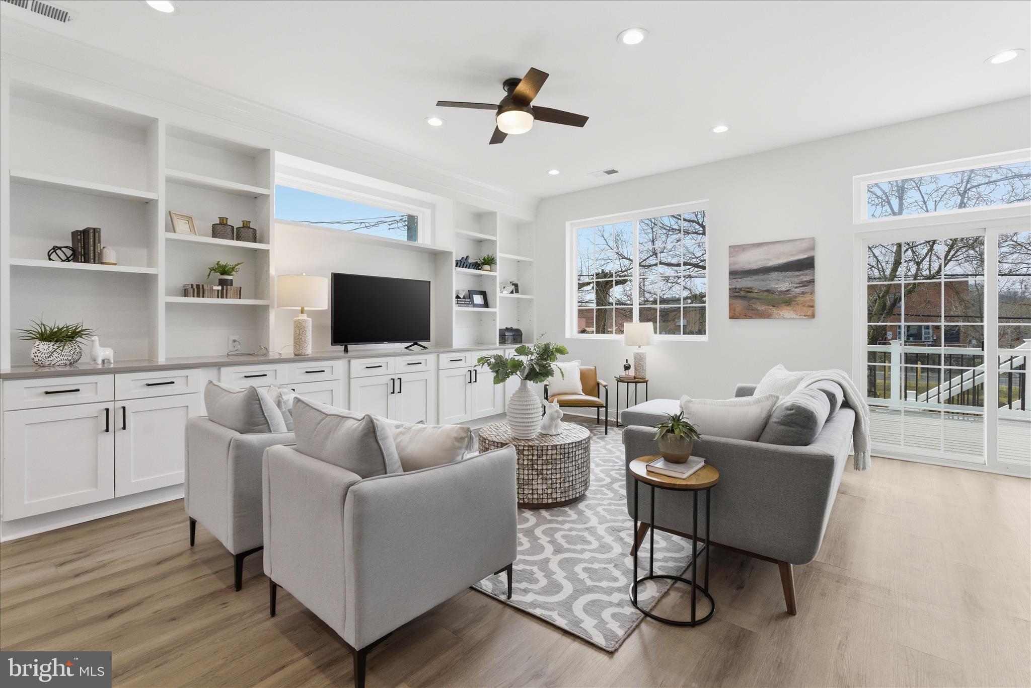 OAKCREST - Residential