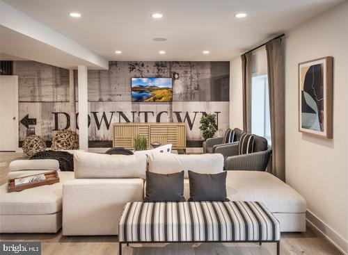 REGENCY AT WATERSIDE - Residential