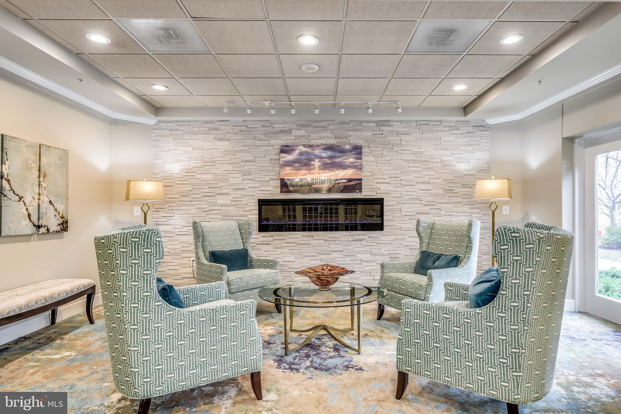 LANSDOWNE WOODS - Residential