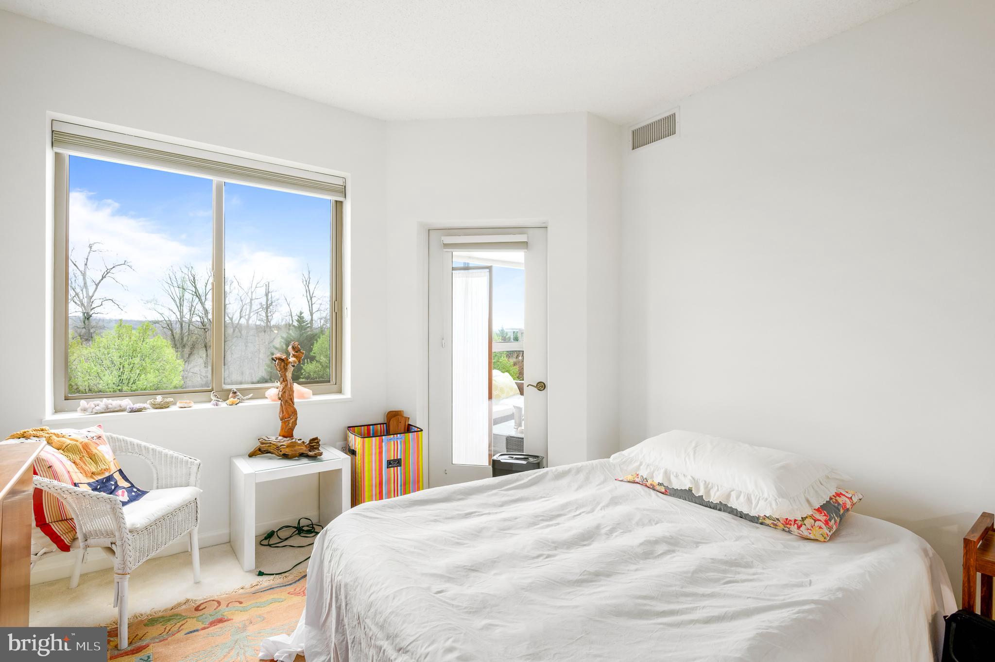 LANSDOWNE WOODS - Residential