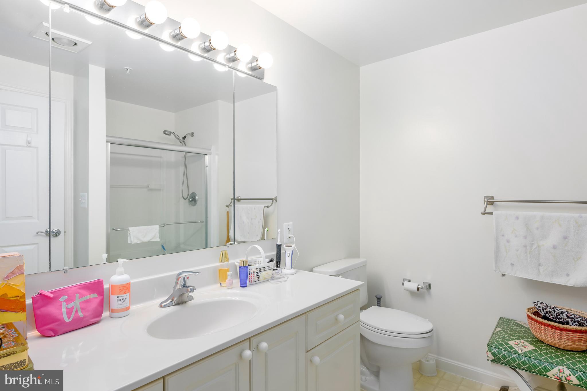 LANSDOWNE WOODS - Residential