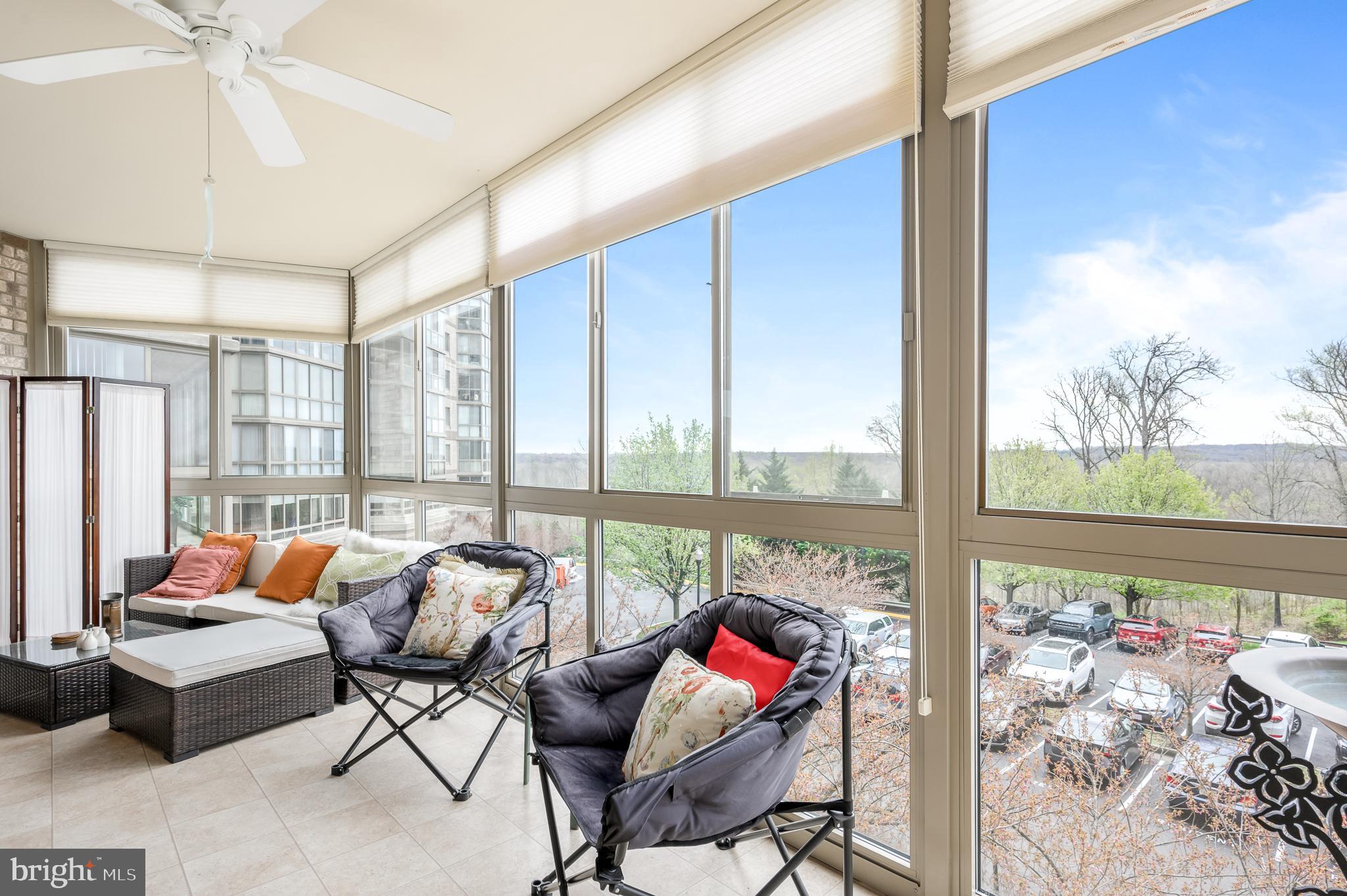 LANSDOWNE WOODS - Residential