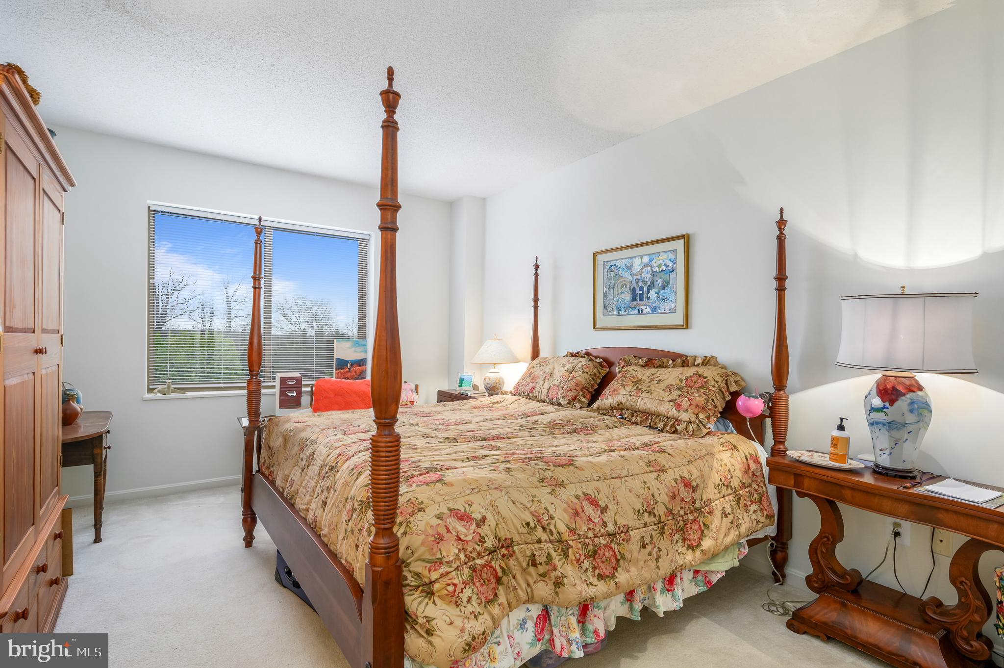 LANSDOWNE WOODS - Residential