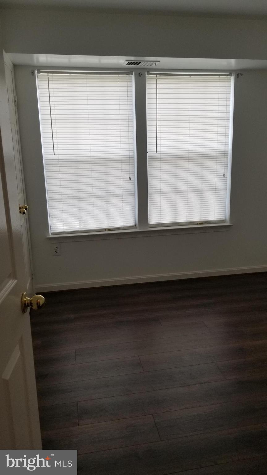 ROSECROFT COMMONS - Residential Lease