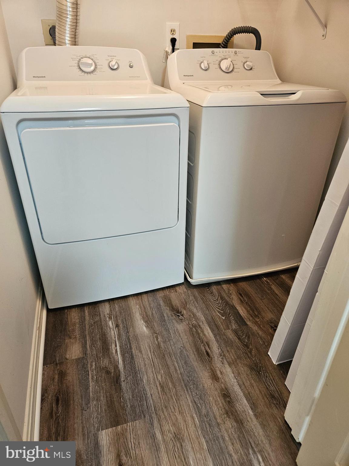 ROSECROFT COMMONS - Residential Lease