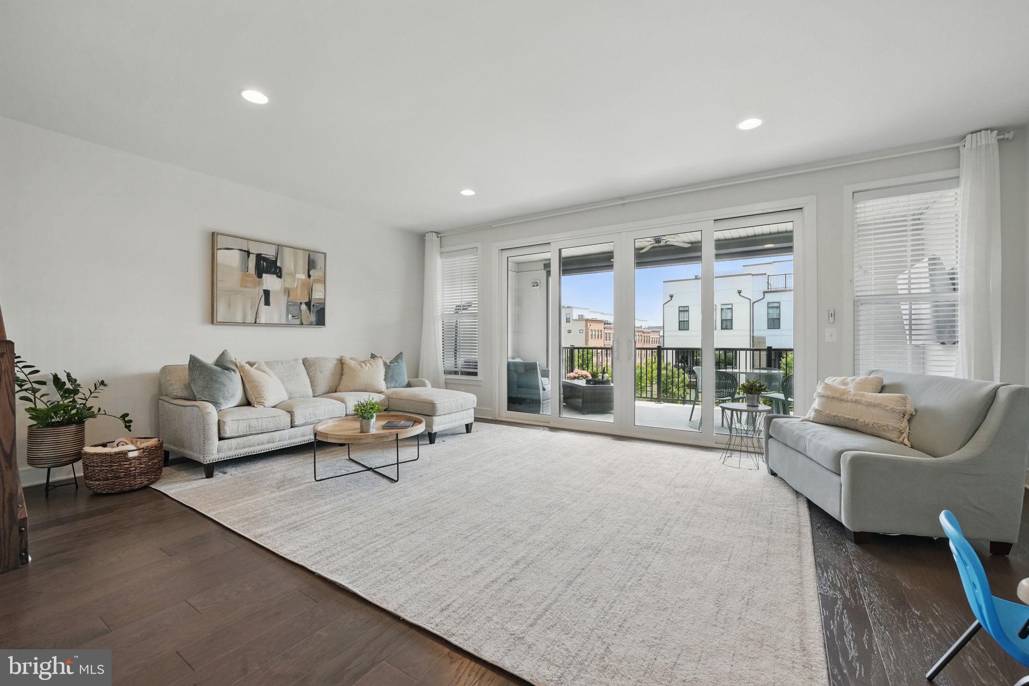 BRAMBLETON TOWN CENTER - Residential