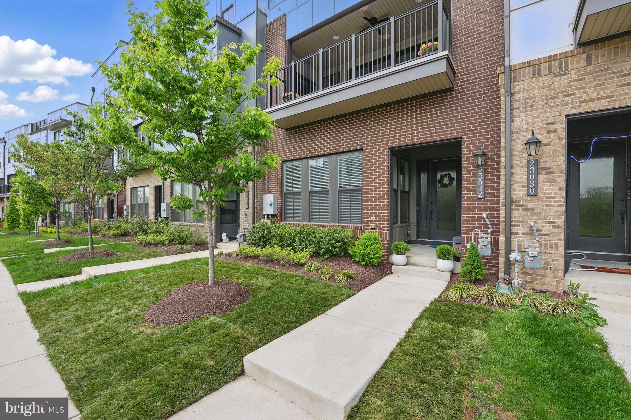 BRAMBLETON TOWN CENTER - Residential