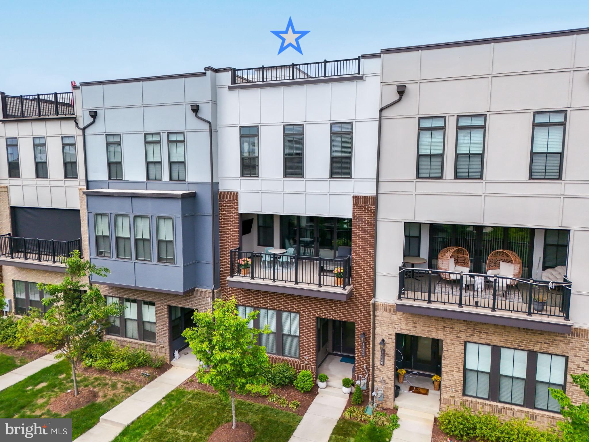 23032 LAVALLETTE SQUARE