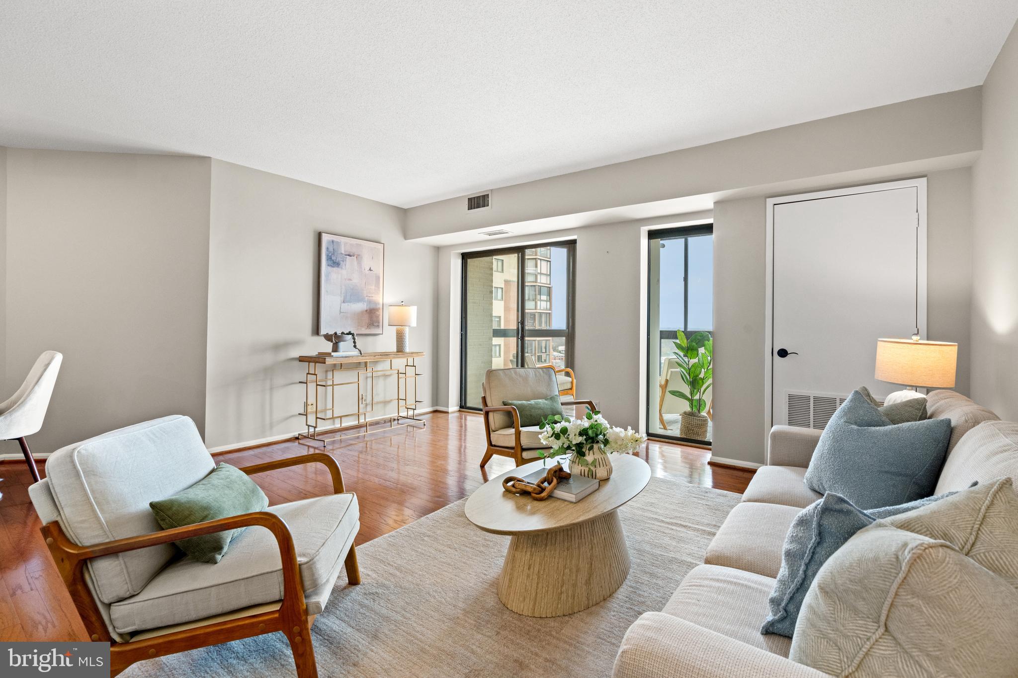 900 N STAFFORD STREET 2006