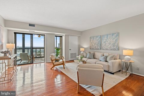 900 N STAFFORD STREET 2006 ARLINGTON VA 22203