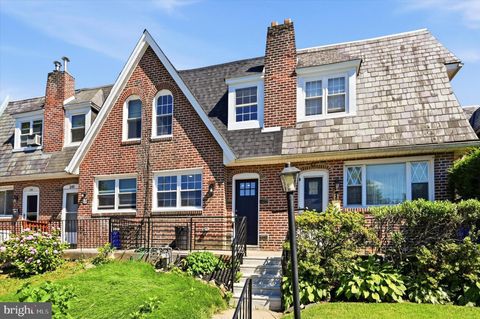 Townhouse For Sale - 247 N Linden Avenue<br/> UPPER DARBY, PA 19082