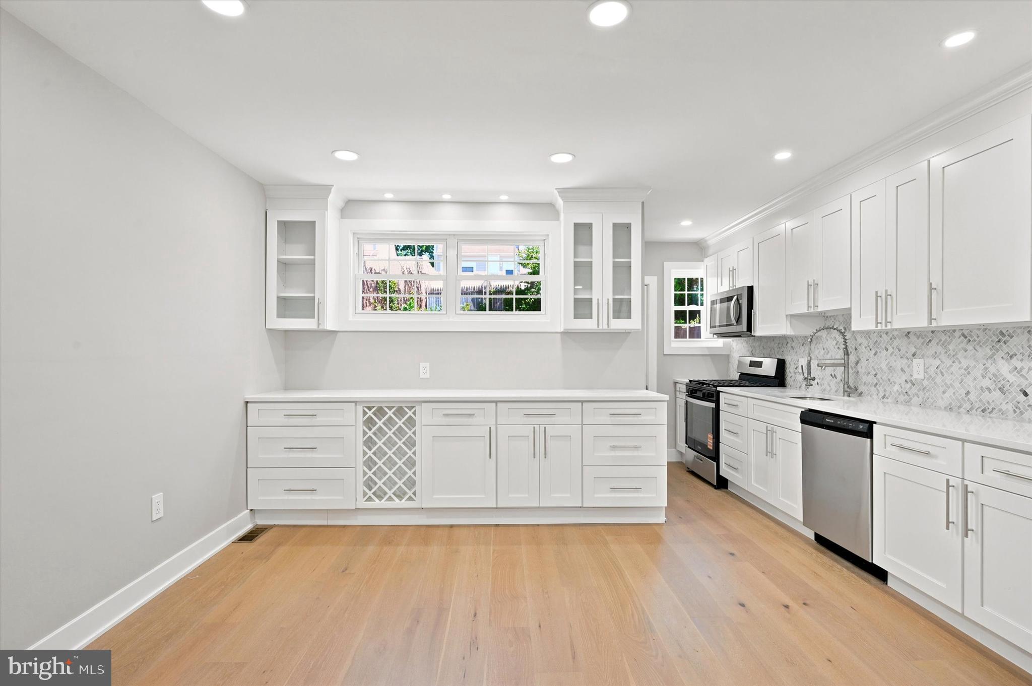 247 N LINDEN AVENUE
