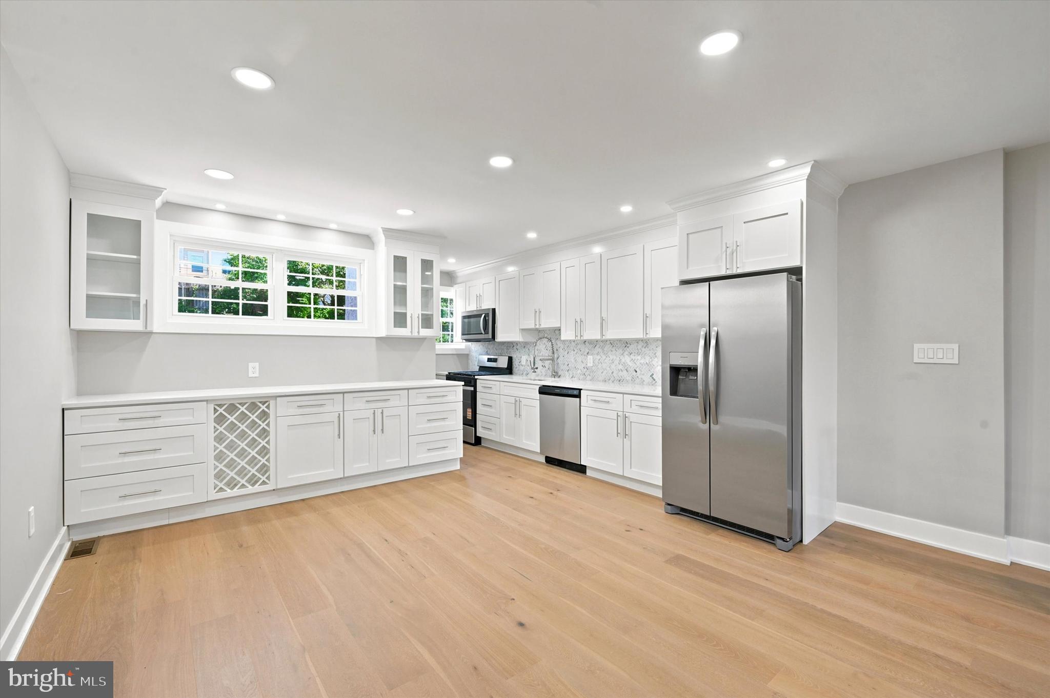 247 N LINDEN AVENUE