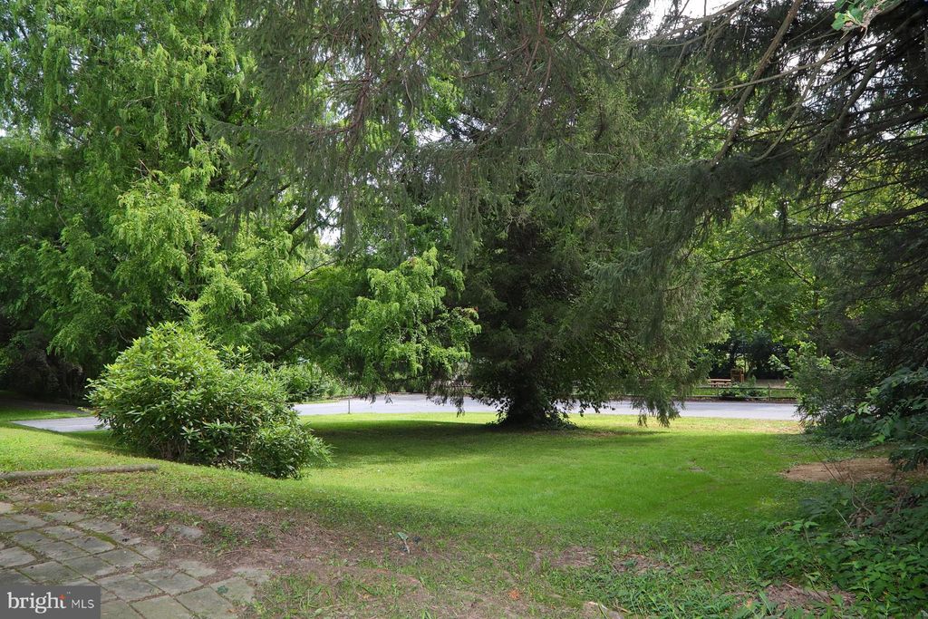 Photo of 1530 Ridgeview Avenue, LANCASTER, PA 17603 (MLS # PALA2073796)