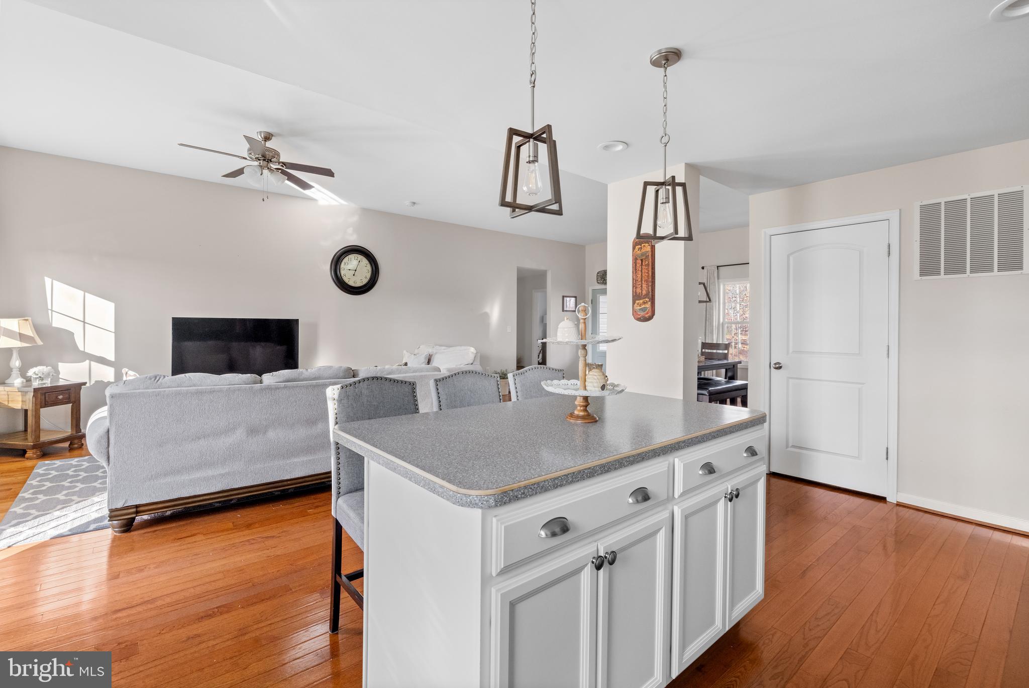 CHRISTO REY - Residential