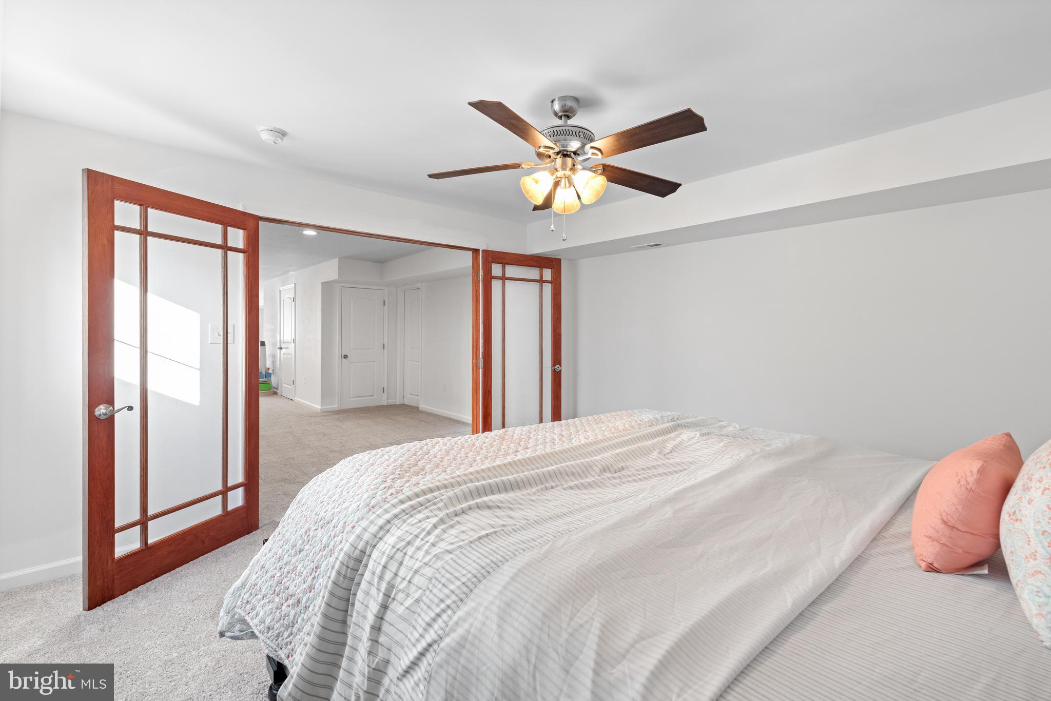 CHRISTO REY - Residential