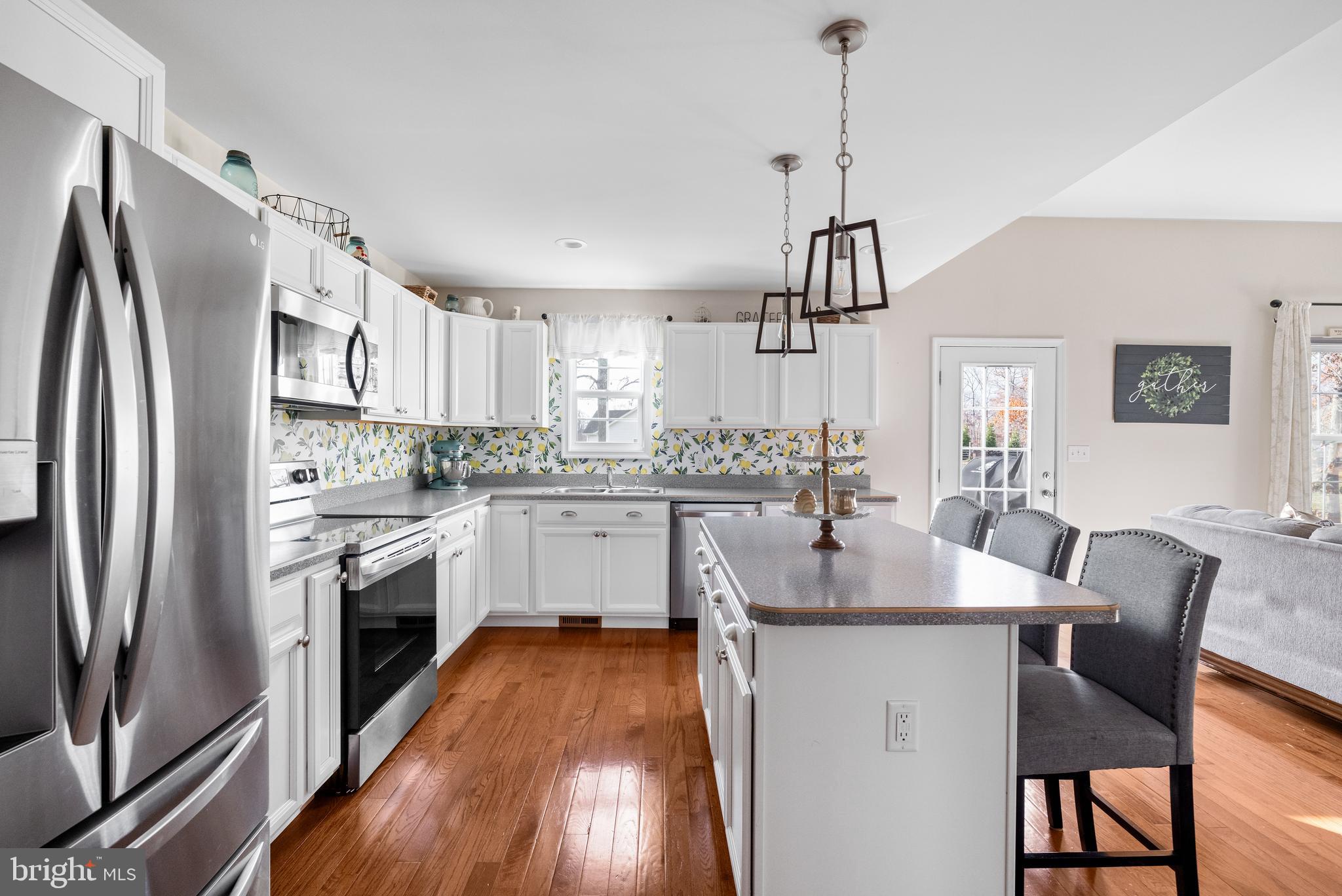 CHRISTO REY - Residential