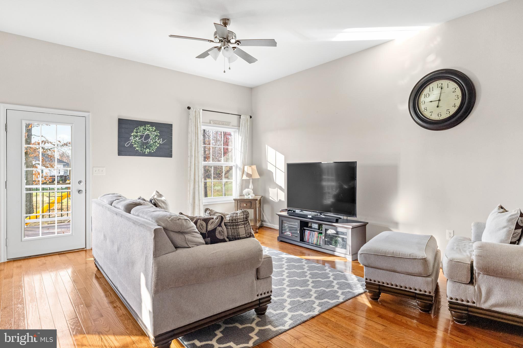 CHRISTO REY - Residential