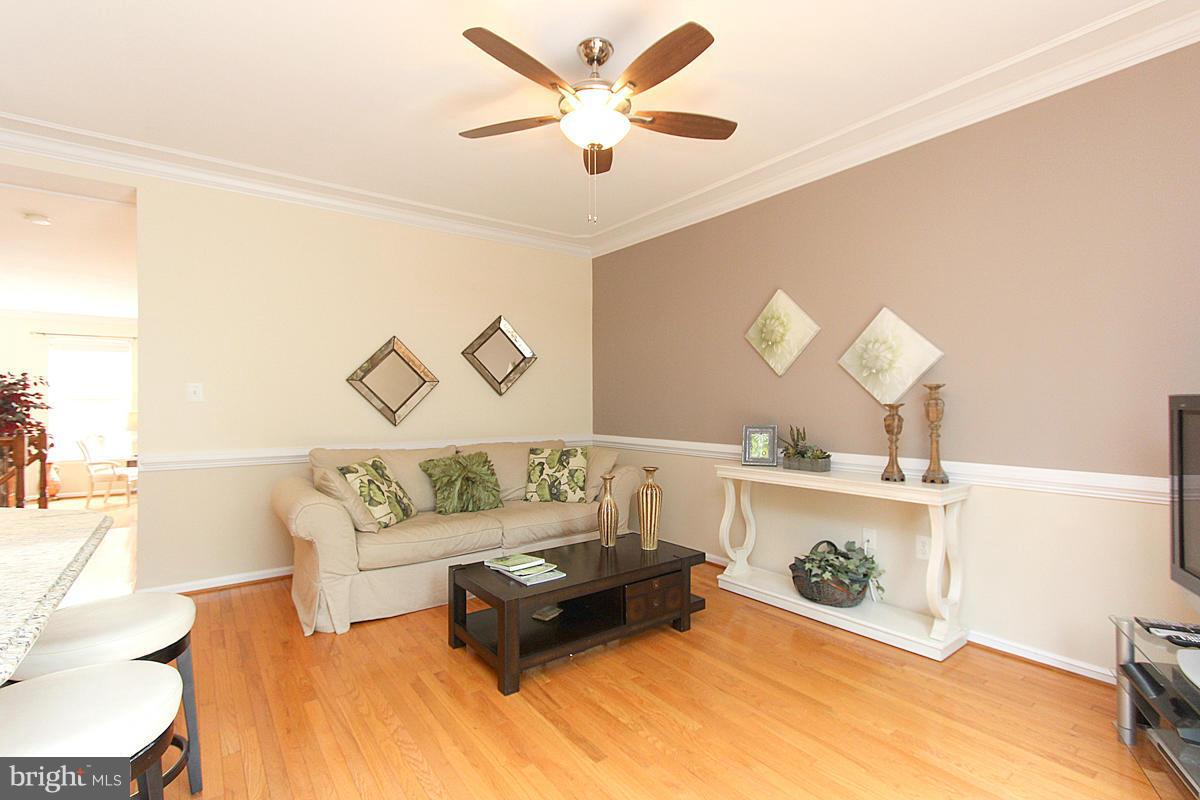 CASCADES - Residential Lease