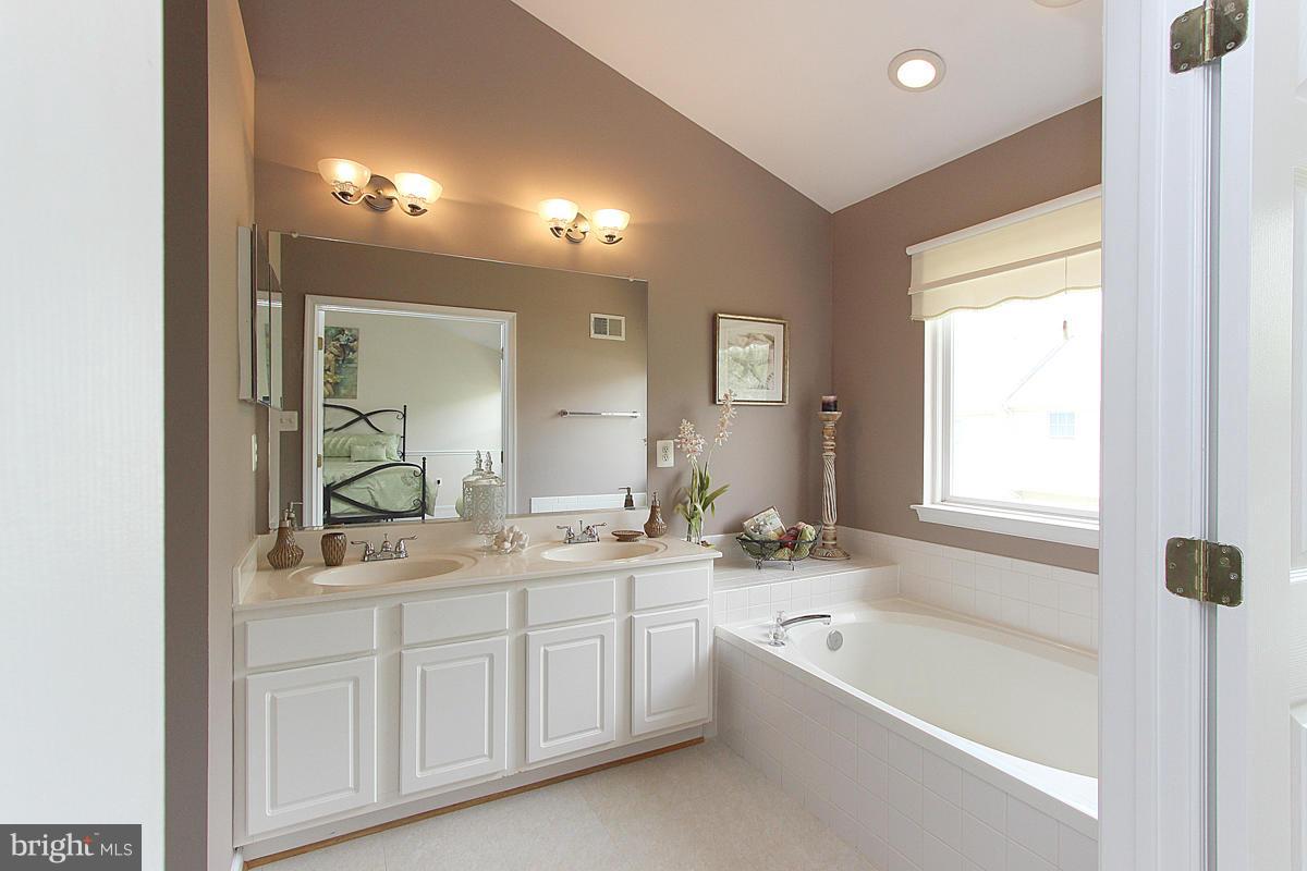 CASCADES - Residential Lease