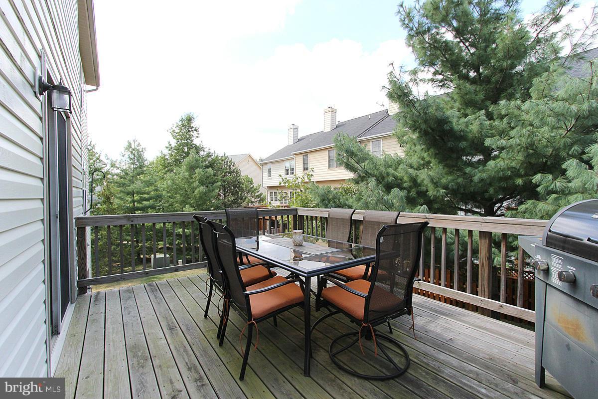 CASCADES - Residential Lease